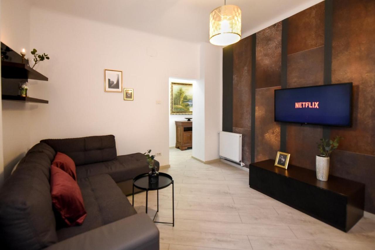 Discover Comfort: Charming & Spacious Apartment In The Old Town Bucarest Exterior foto