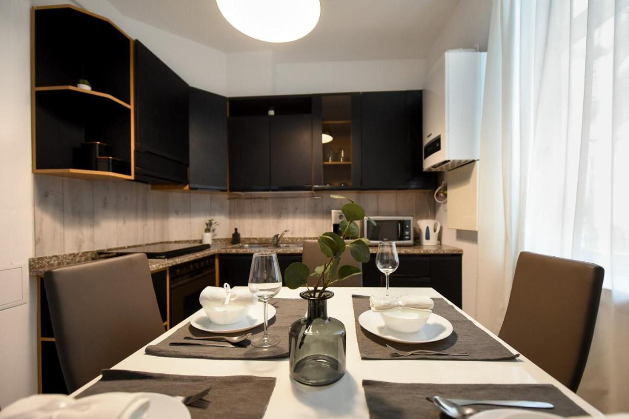 Discover Comfort: Charming & Spacious Apartment In The Old Town Bucarest Exterior foto