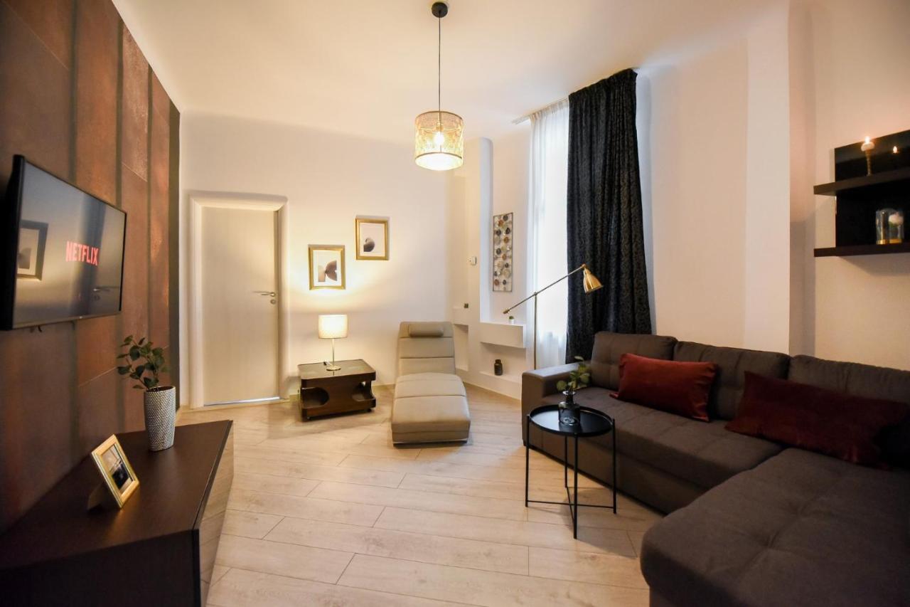 Discover Comfort: Charming & Spacious Apartment In The Old Town Bucarest Exterior foto